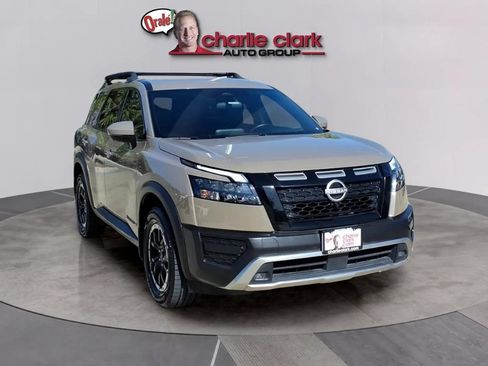 Used 2025 Nissan Pathfinder Rock Creek AWD/4WD image 7