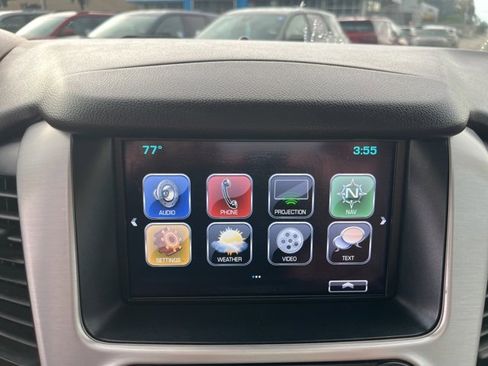 Used 2020 GMC Yukon XL SLT w/ Premium Edition image 30