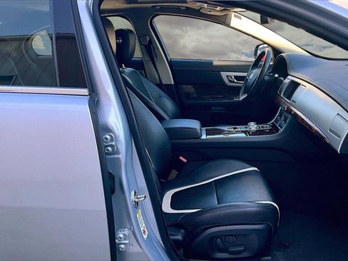 Used 2012 Jaguar XF Portfolio image 28