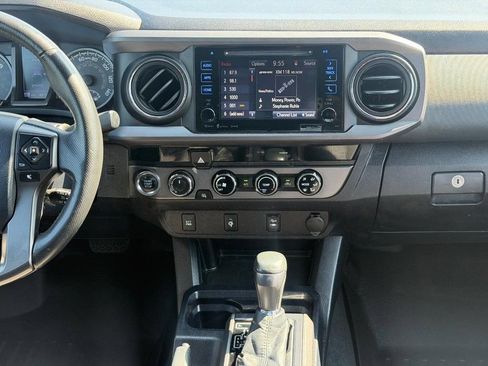 Used 2017 Toyota Tacoma TRD Off-Road w/ Tow Package (A/T) AWD/4WD image 14