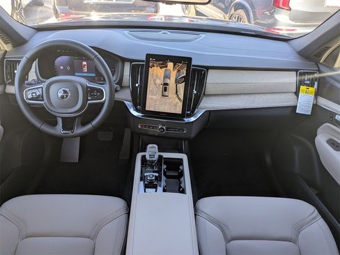 New 2026 Volvo XC90 T8 Plus w/ Protection Package Premier image 8