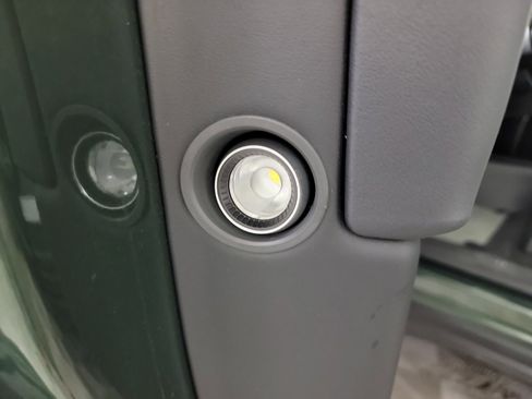 Used 2024 Rivian R1S Adventure AWD/4WD image 32