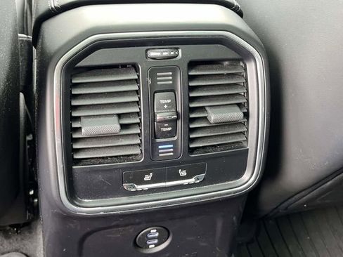 Used 2020 Porsche Macan Turbo image 8