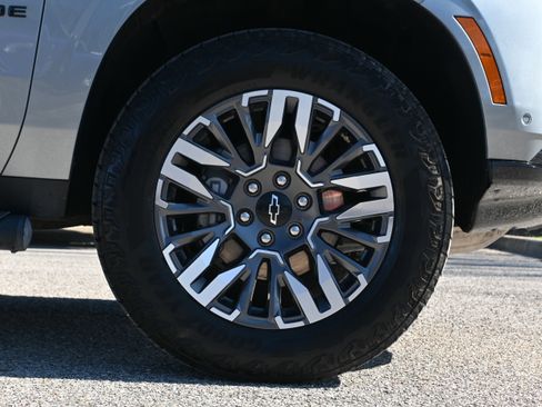 Certified 2025 Chevrolet Tahoe Z71 image 24