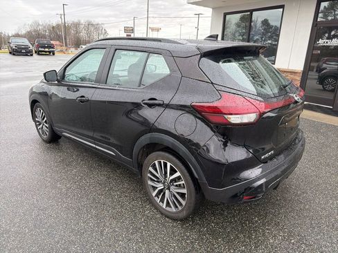 Used 2022 Nissan Kicks SR image 6