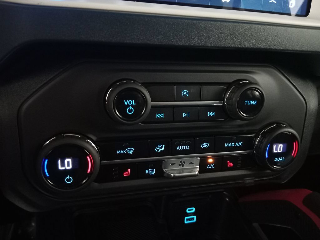 Certified 2025 Ford Bronco Heritage Edition AWD/4WD image 21