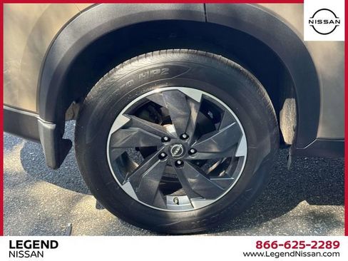 Certified 2024 Nissan Rogue SV AWD/4WD image 9