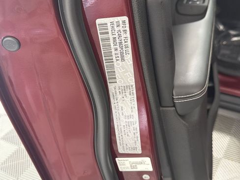Used 2023 Jeep Grand Cherokee 4WD 4xe w/ Luxury Tech Group II image 29