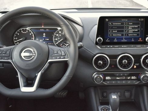 New 2025 Nissan Sentra SV image 4