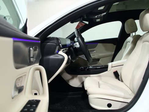 Used 2025 Mercedes-Benz CLA 250 4MATIC image 20