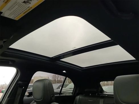 Used 2021 Cadillac XT4 Premium Luxury image 20