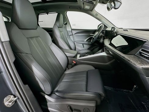 Used 2025 Audi Q5 Premium Plus w/ Premium Plus AWD/4WD image 8