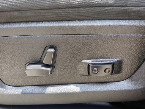 Used 2024 RAM 3500 Big Horn w/ Night Edition AWD/4WD image 28