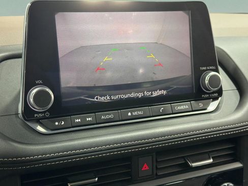 Used 2023 Nissan Rogue SV image 31