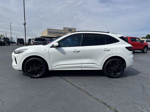 Certified 2023 Ford Escape ST-Line Elite AWD/4WD image 8