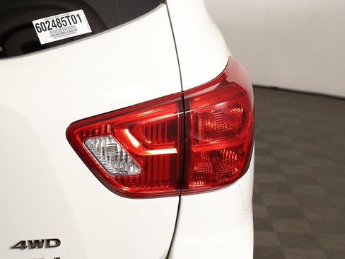 Used 2020 Nissan Pathfinder SV image 14