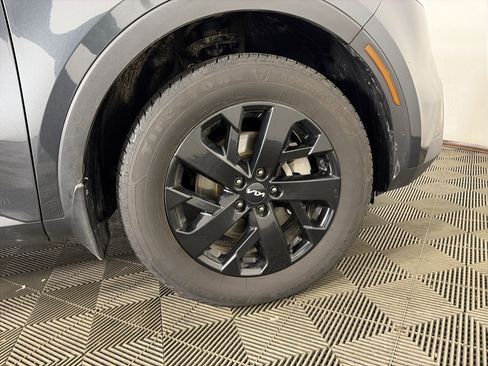 Certified 2022 Kia Sorento S w/ Panoramic Sunroof Package image 47