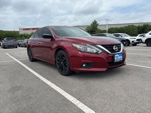 Used 2017 Nissan Altima 2.5 SR w/ Midnight Edition Package FWD image 7
