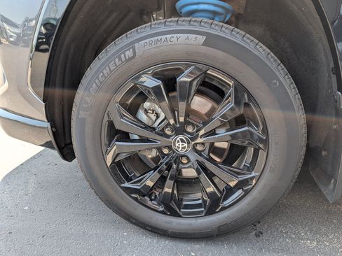 Used 2023 Toyota RAV4 XSE AWD/4WD image 15