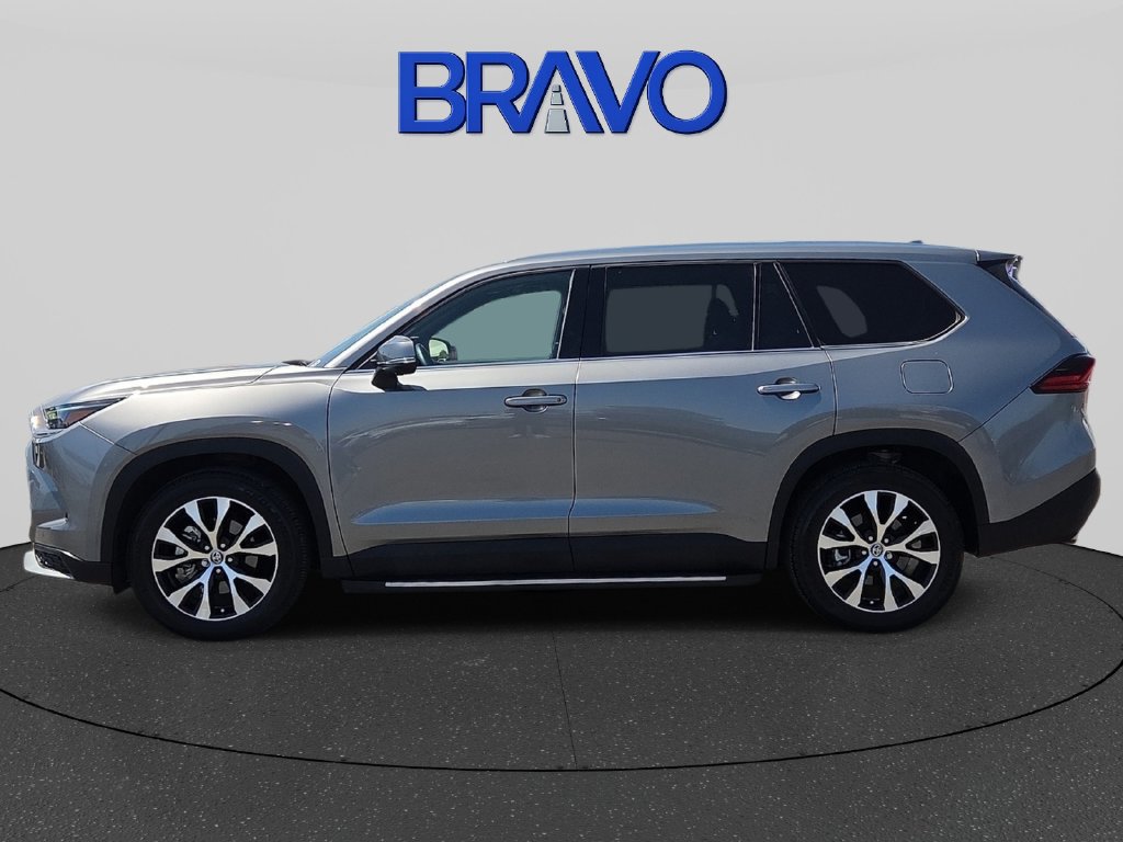 Used 2025 Toyota Grand Highlander AWD Hybrid image 2