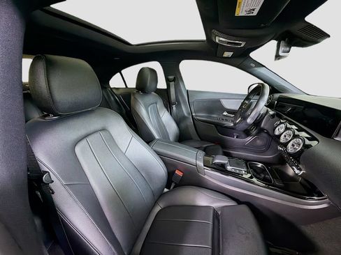 Used 2021 Mercedes-Benz CLA 250 image 26