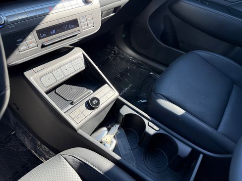 Certified 2025 Hyundai Kona Limited image 13