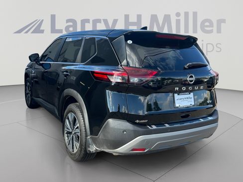 Used 2023 Nissan Rogue SV FWD image 4