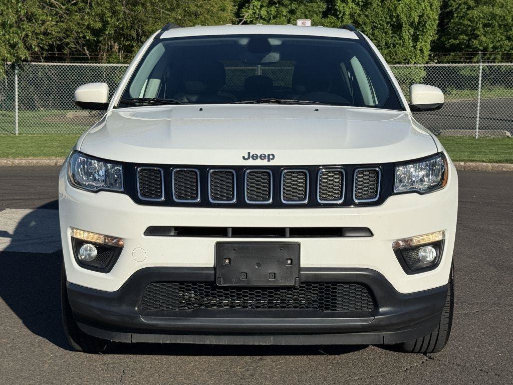 Used 2018 Jeep Compass Latitude w/ Popular Equipment Group AWD/4WD image 3
