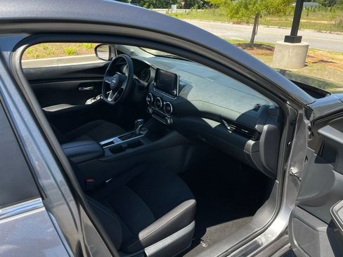 Used 2024 Nissan Sentra SV FWD image 31