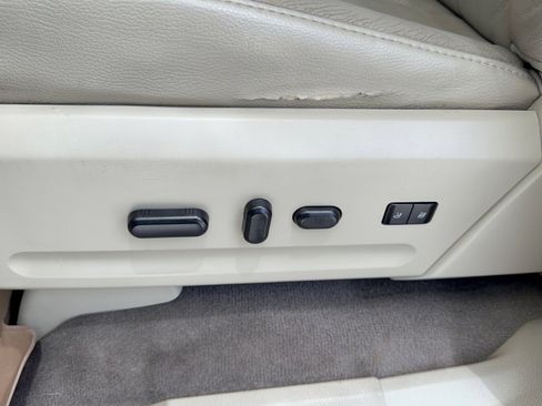 Used 2014 Ford Expedition EL Limited w/ Equipment Group 301A AWD/4WD image 16