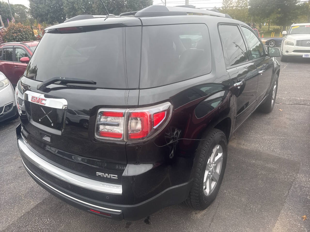 Used 2015 GMC Acadia SLE AWD/4WD image 6