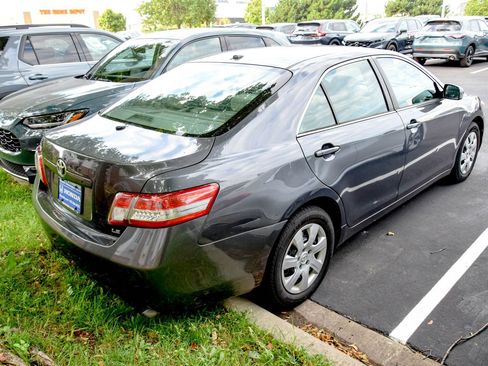 Used 2011 Toyota Camry LE FWD image 5