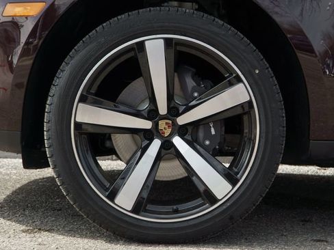 New 2026 Porsche Macan image 12