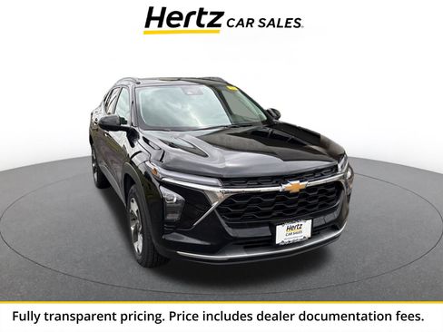 Used 2025 Chevrolet Trax LT FWD image 1