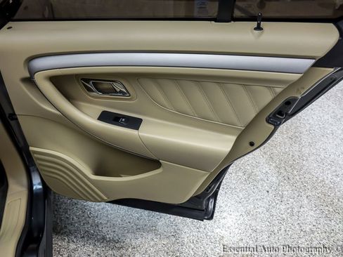 Used 2018 Ford Taurus SE image 22