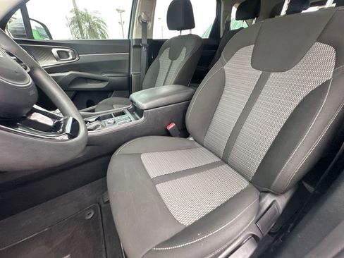 Used 2022 Kia Sorento LX image 21