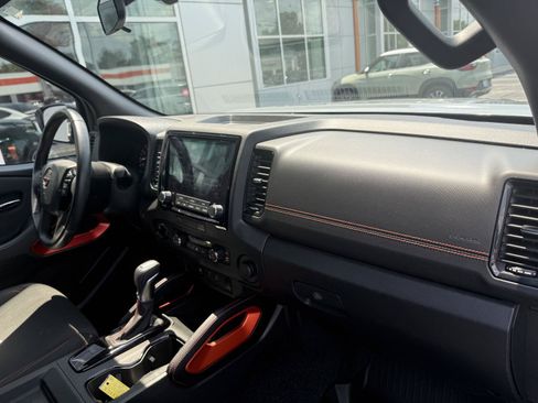 Used 2024 Nissan Frontier PRO-4X w/ Technology Package AWD/4WD image 22