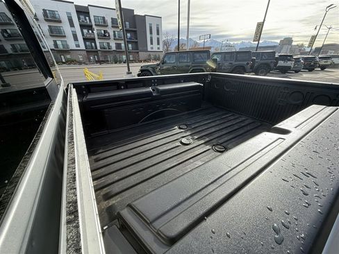 Used 2019 Nissan Titan PRO-4X w/ Pro-4x Convenience Package image 17