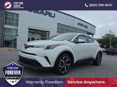Used 2018 Toyota C-HR XLE image 2