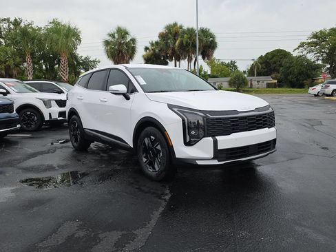 New 2026 Kia Sportage LX FWD image 2