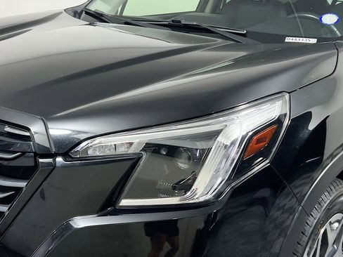 Used 2023 Subaru Forester Premium image 11