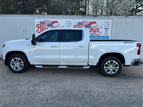 Used 2021 Chevrolet Silverado 1500 LTZ w/ LTZ Premium Package AWD/4WD image 7