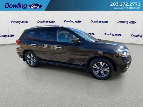 Used 2017 Nissan Pathfinder SL w/ SL Tech Package AWD/4WD image 5