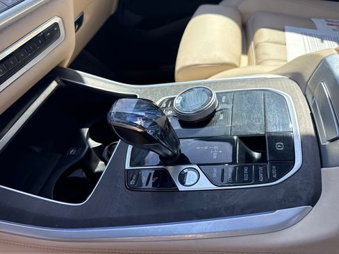 Used 2022 BMW X5 sDrive40i w/ Executive Package image 26