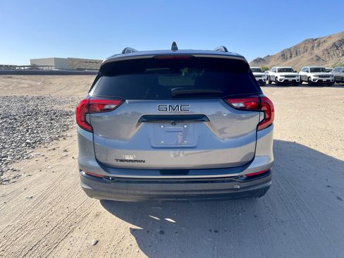 Used 2021 GMC Terrain SLT w/ Elevation Edition FWD image 4