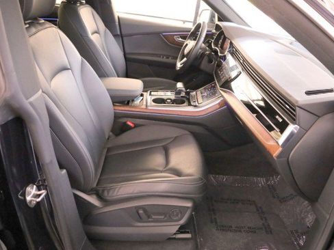Used 2019 Audi Q8 Premium Plus w/ Premium Plus AWD/4WD image 40