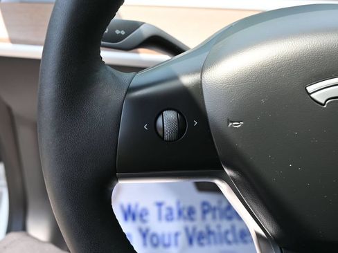 Used 2023 Tesla Model 3 Standard Range RWD image 18