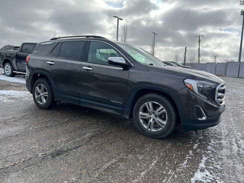 Used 2020 GMC Terrain SLE w/ Driver Convenience Package image 10