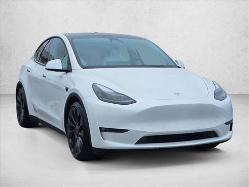 Used 2024 Tesla Model Y Performance AWD/4WD image 3