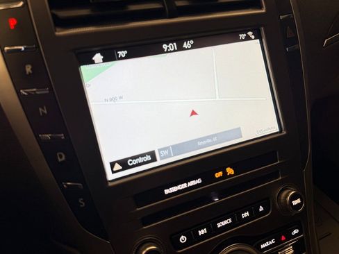 Used 2017 Lincoln MKZ Reserve FWD image 14